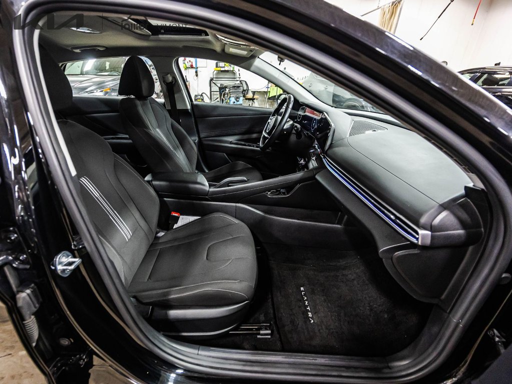 Hyundai Elantra Preferred 2023 à Montréal, Québec - 10 - w1024h768px
