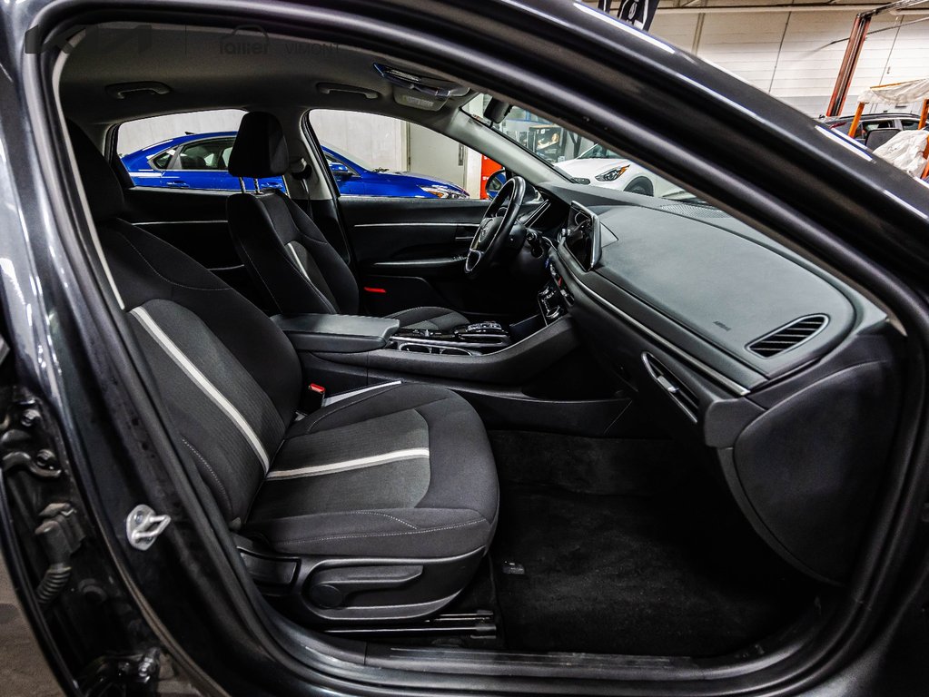Hyundai Sonata Preferred 2023 à , Québec - 9 - w1024h768px