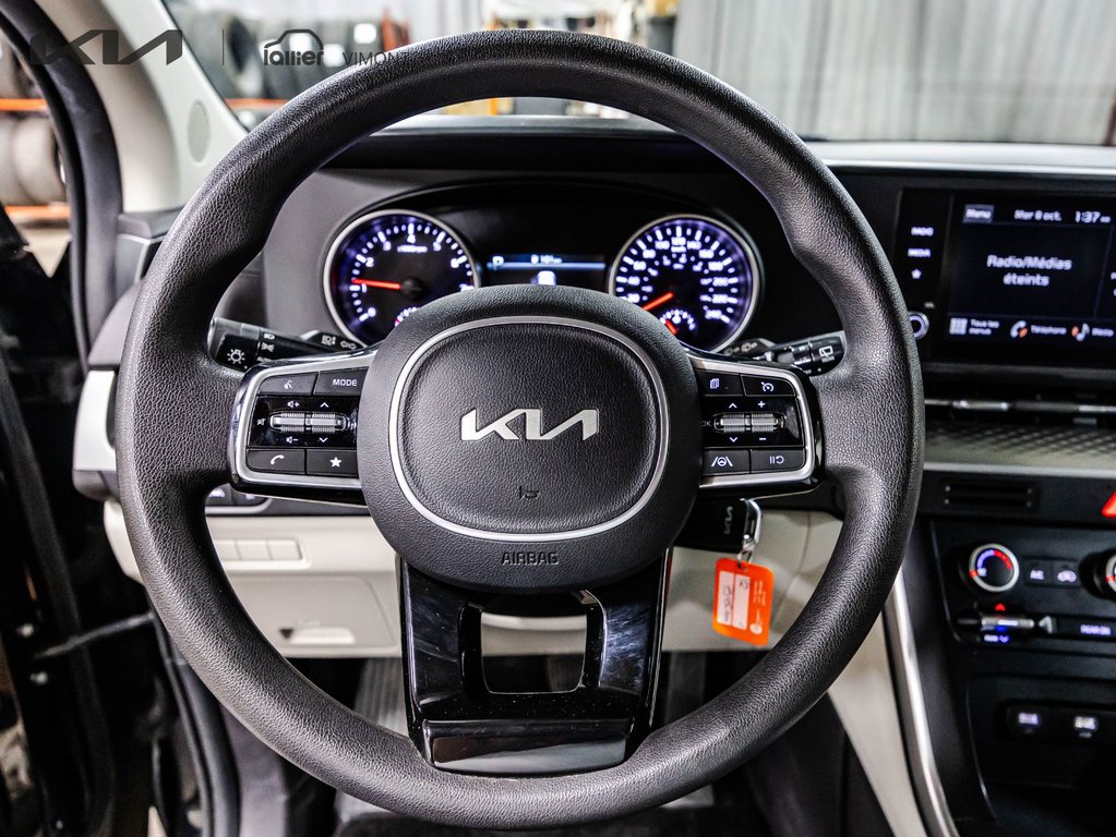 Kia Carnival LX 2023 à , Québec - 22 - w1024h768px