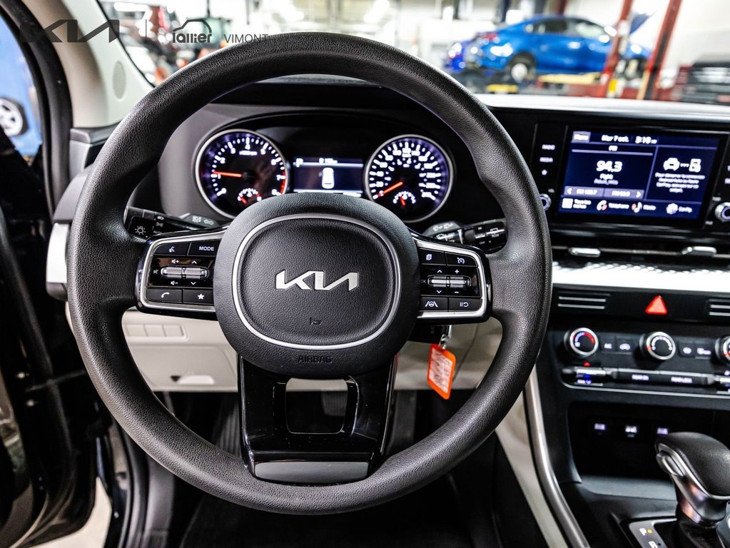 Kia Carnival LX 2023 à , Québec - 21 - w1024h768px