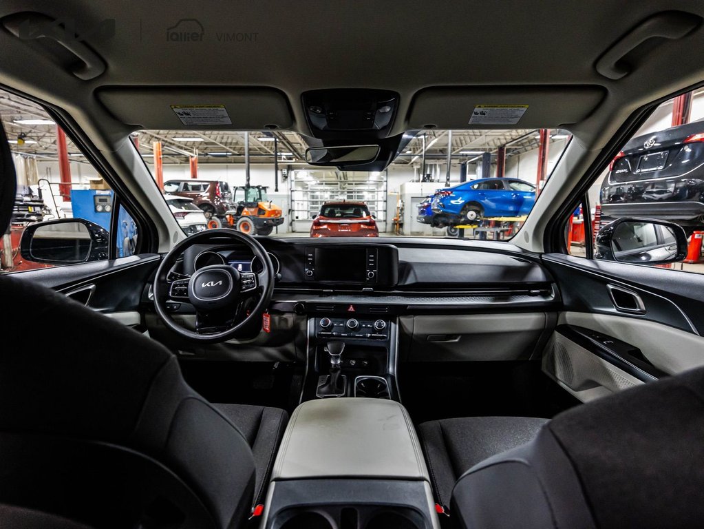 Kia Carnival LX 2023 à , Québec - 12 - w1024h768px