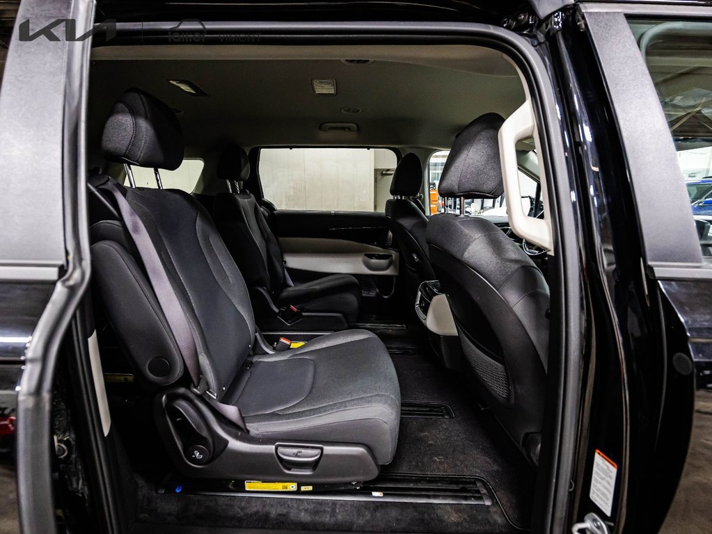 Kia Carnival LX 2023 à , Québec - 11 - w1024h768px