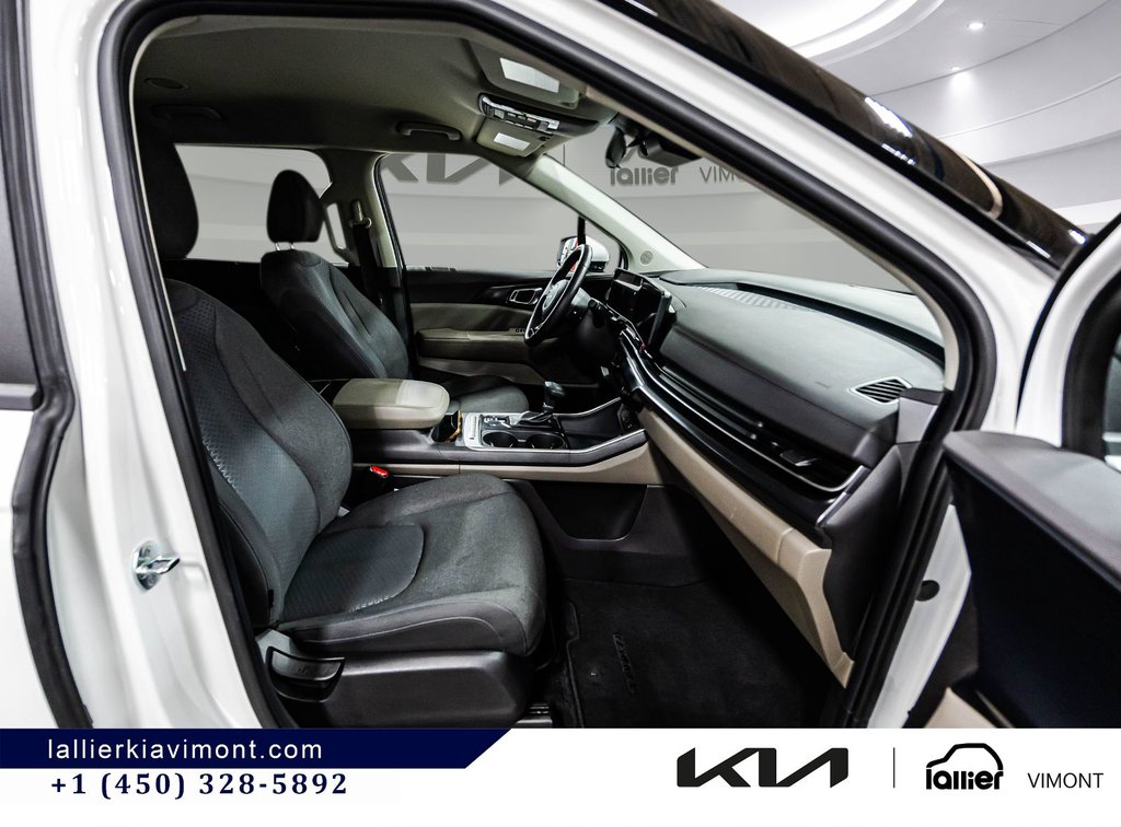 2025 Kia Carnival LX+ in Montréal, Quebec - 12 - w1024h768px