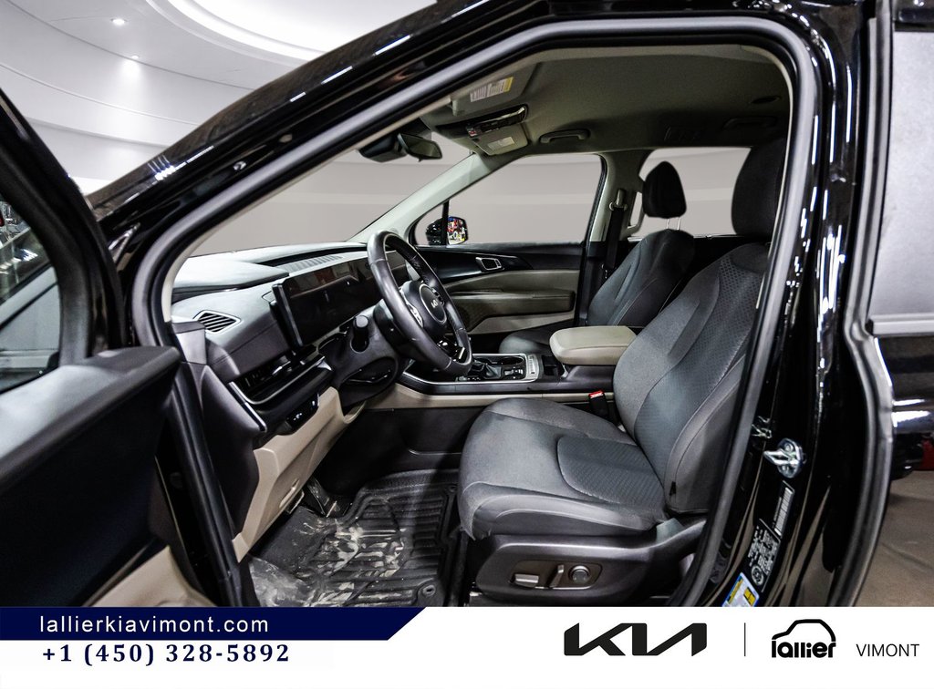 2025 Kia Carnival LX+ in Montréal, Quebec - 9 - w1024h768px