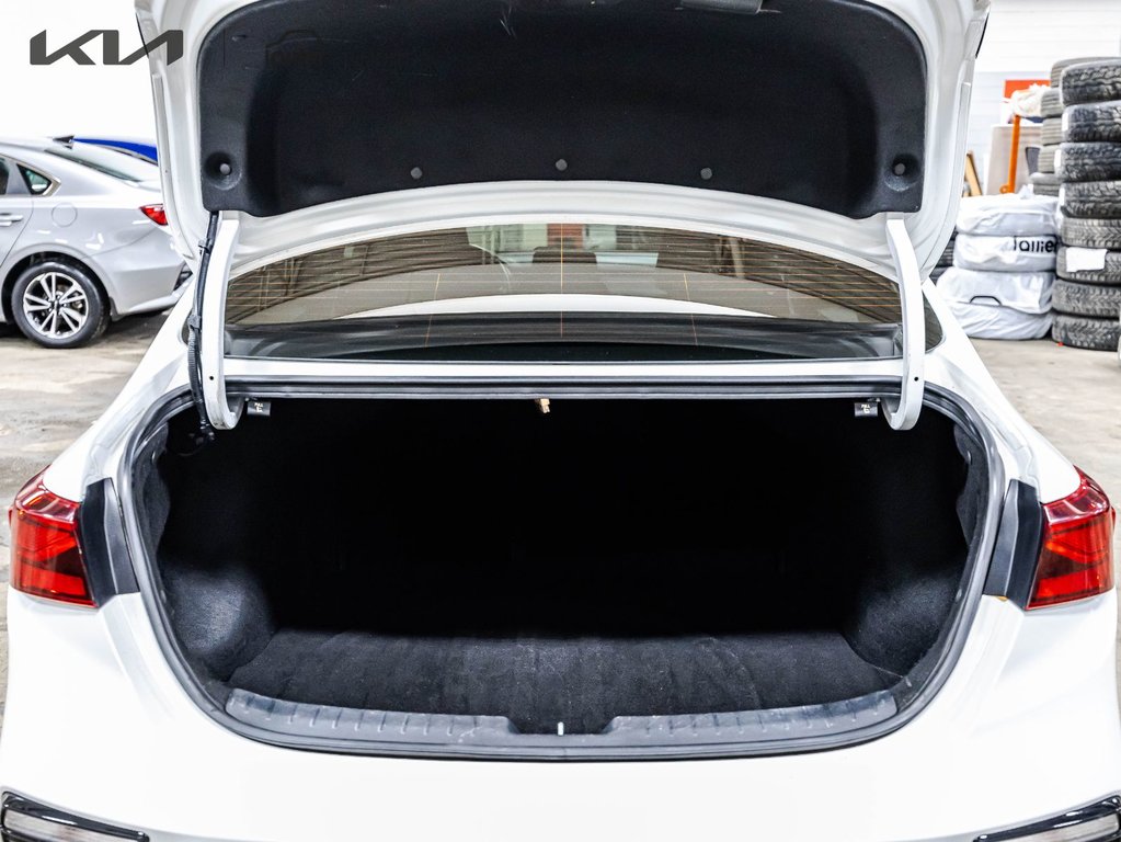 2021 Kia Forte EX in Montréal, Quebec - 24 - w1024h768px