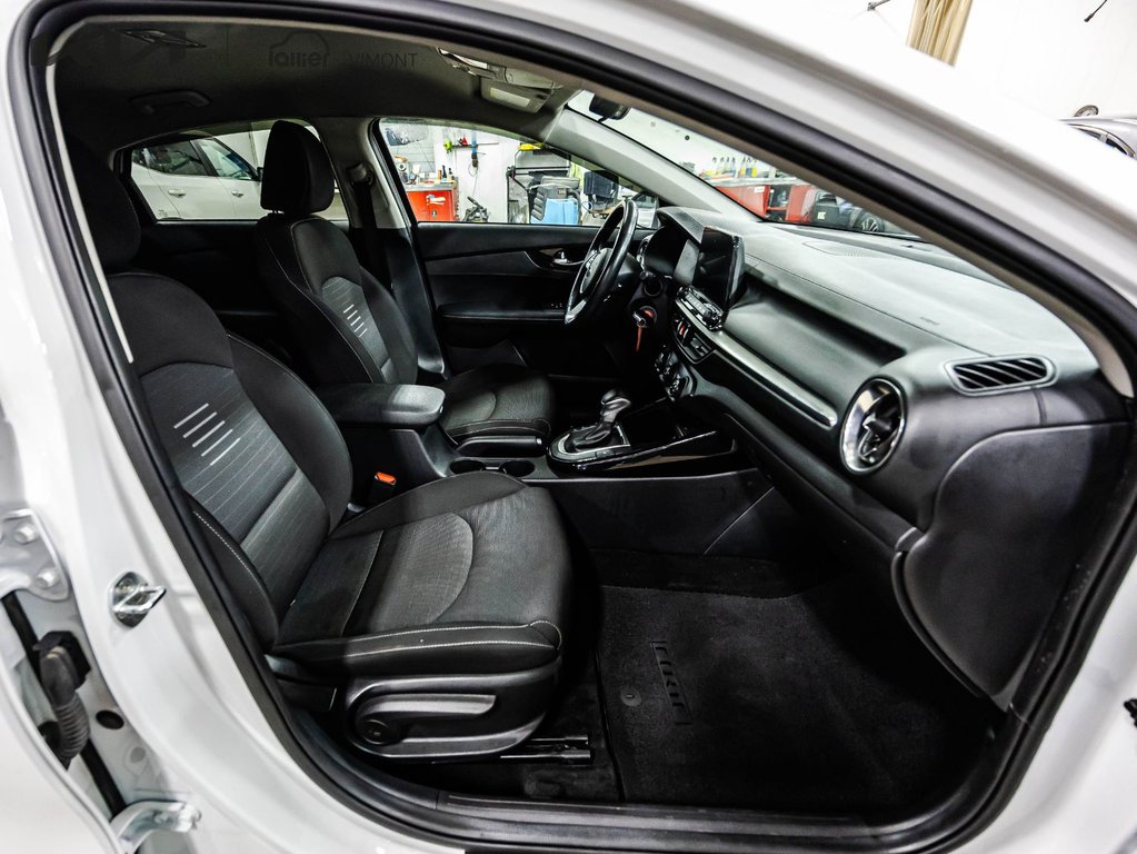 2021 Kia Forte EX in Montréal, Quebec - 11 - w1024h768px