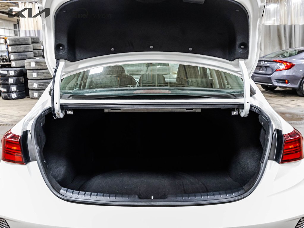 Kia Forte EX+ 2022 à Montréal, Québec - 25 - w1024h768px