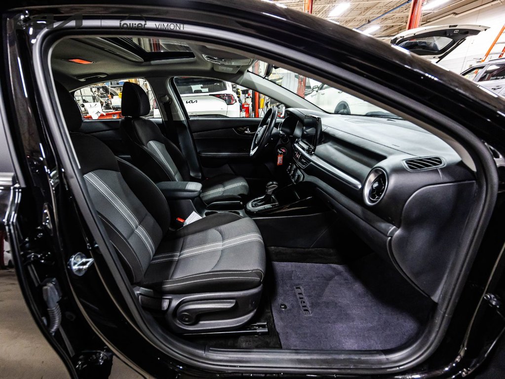 Kia Forte EX+ 2022 à Montréal, Québec - 11 - w1024h768px