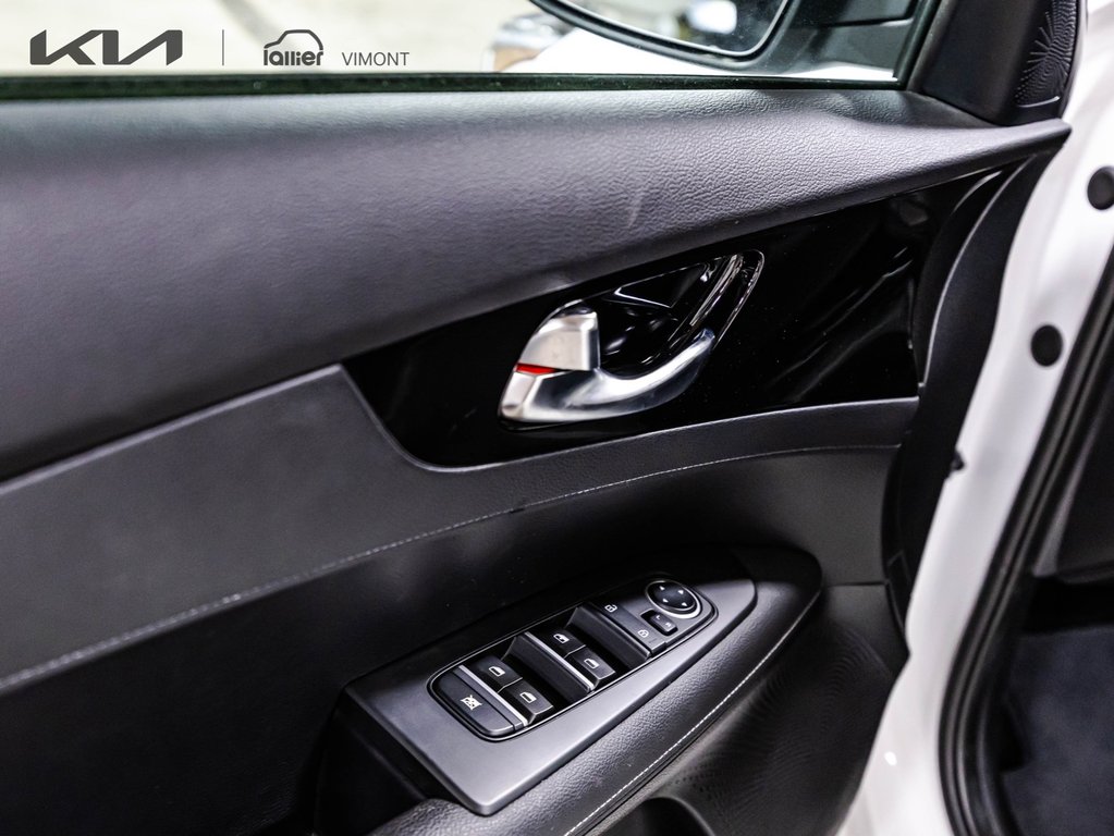 Kia Forte EX 2023 à , Québec - 11 - w1024h768px