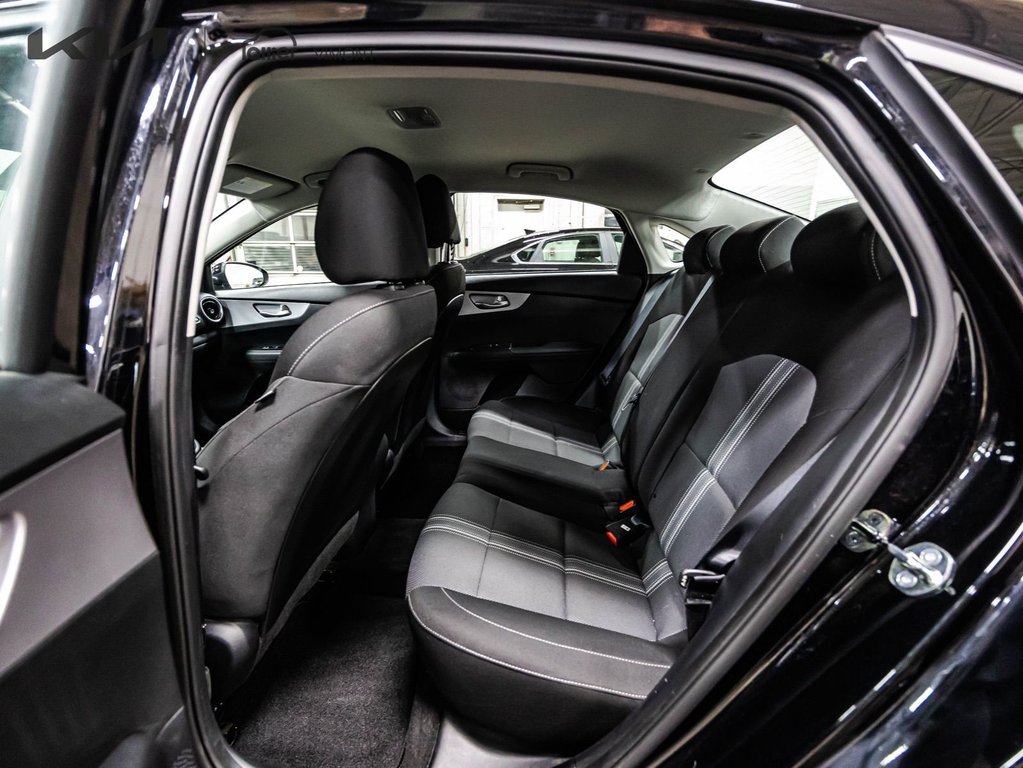 Kia Forte LX 2022 à , Québec - 10 - w1024h768px