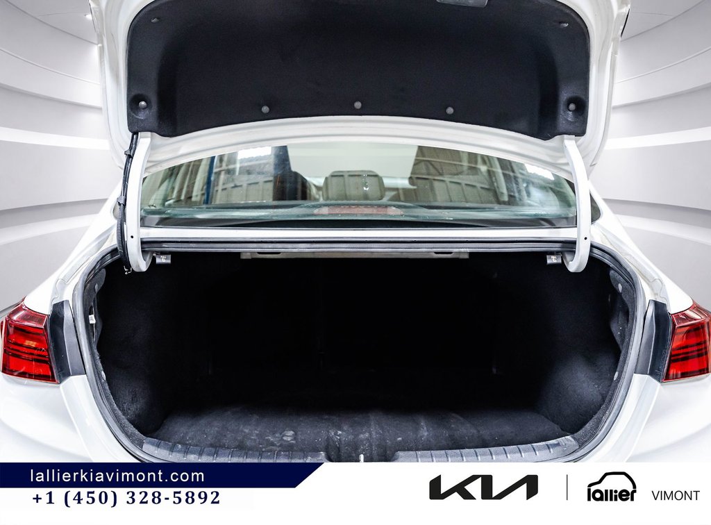 Kia Forte EX+ 2023 à Montréal, Québec - 24 - w1024h768px