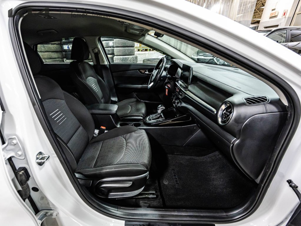 Kia Forte EX+ 2023 à Montréal, Québec - 17 - w1024h768px