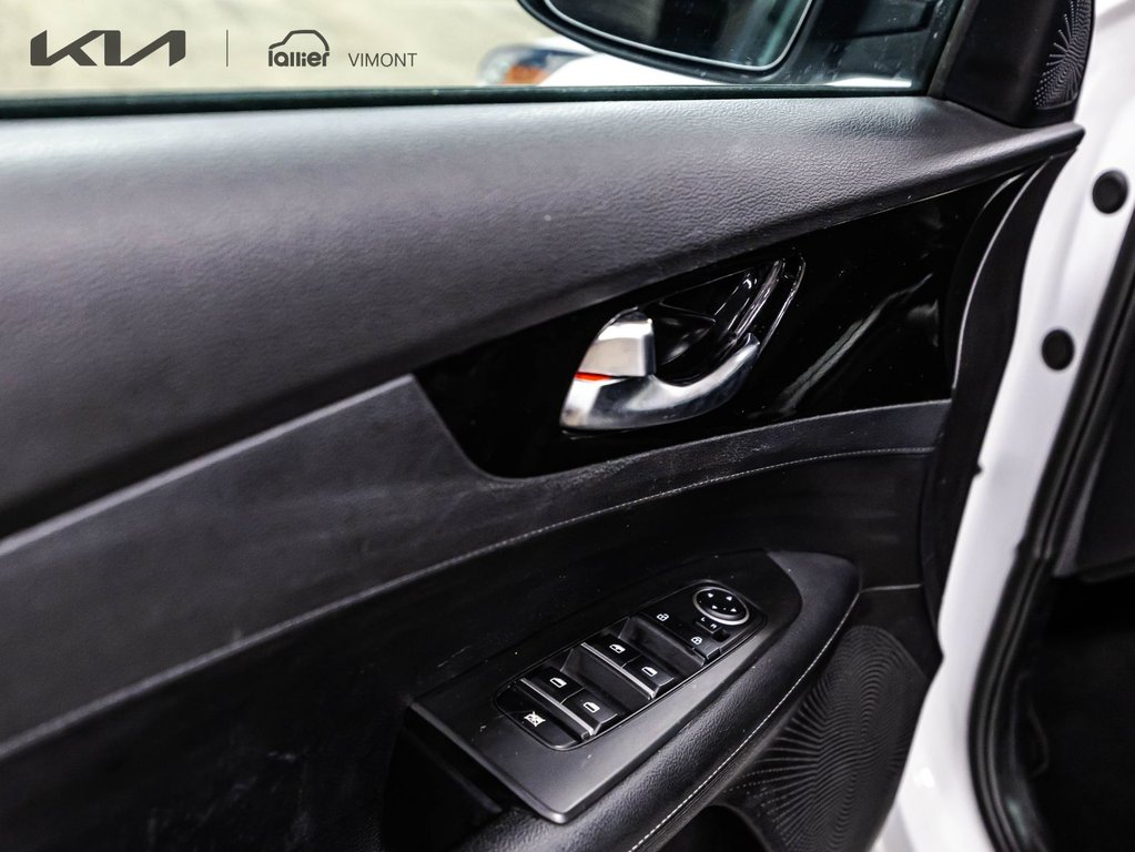Kia Forte EX+ 2023 à Montréal, Québec - 11 - w1024h768px