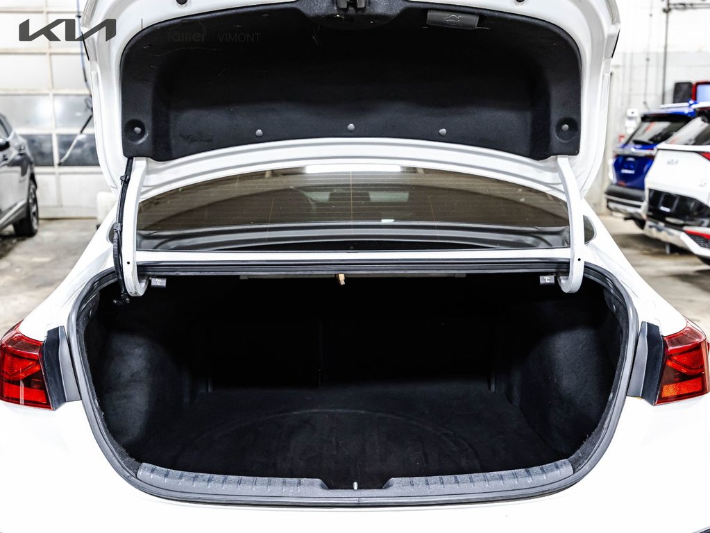 Kia Forte EX+ 2023 à Montréal, Québec - 15 - w1024h768px