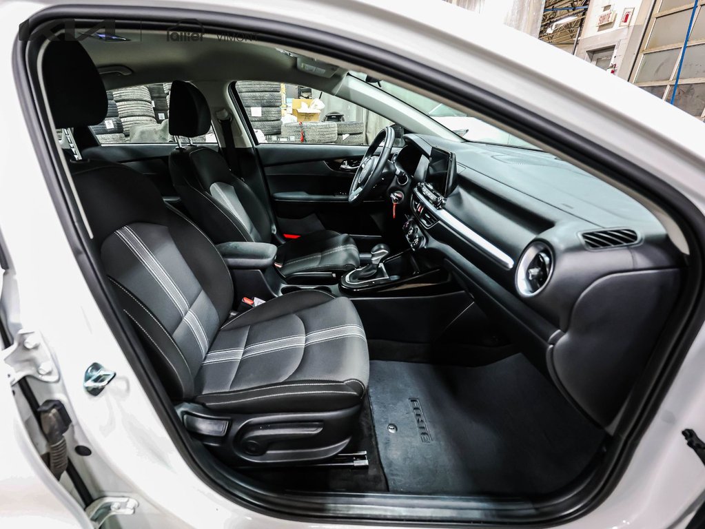 Kia Forte EX 2023 à Montréal, Québec - 11 - w1024h768px