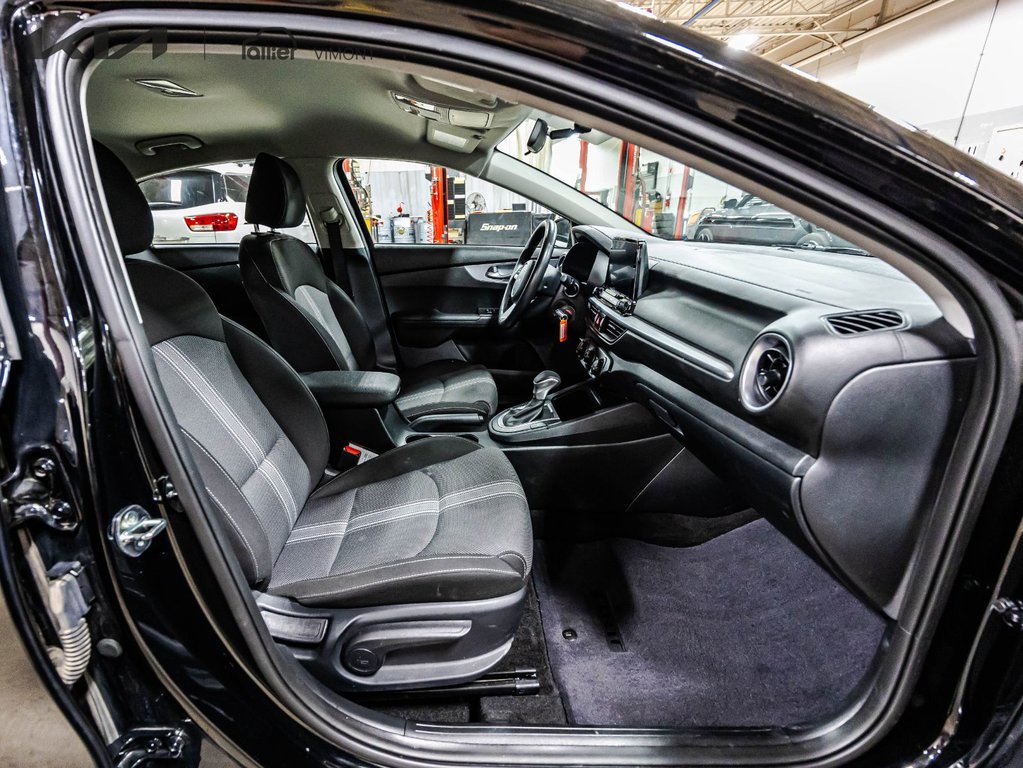 2024 Kia Forte LX in , Quebec - 9 - w1024h768px
