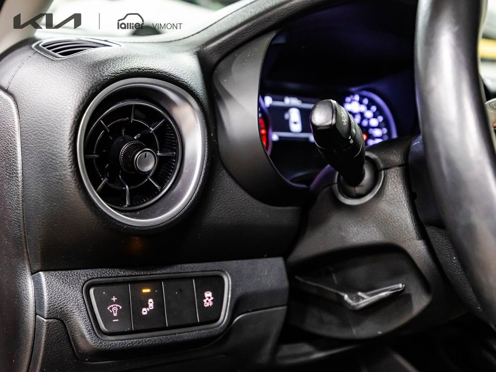 Kia Forte EX 2023 à , Québec - 23 - w1024h768px