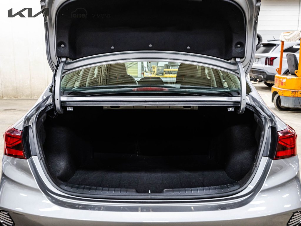 Kia Forte EX 2024 à Montréal, Québec - 24 - w1024h768px