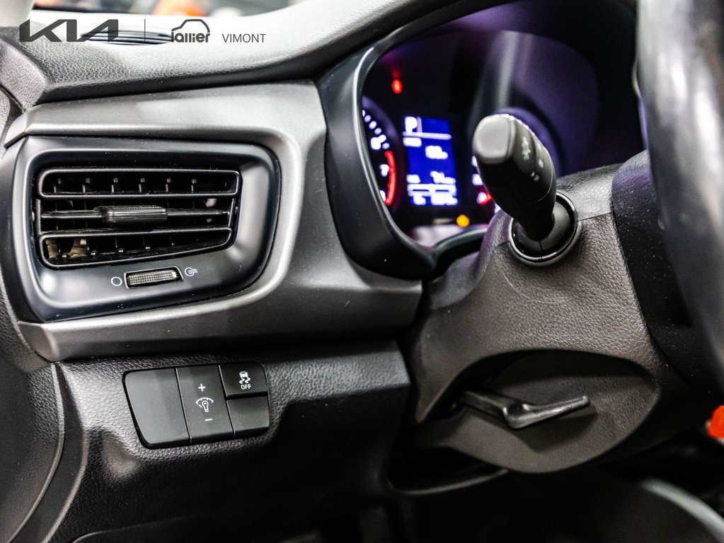 Kia Rio 5-door LX+ 2018 à Montréal, Québec - 19 - w1024h768px