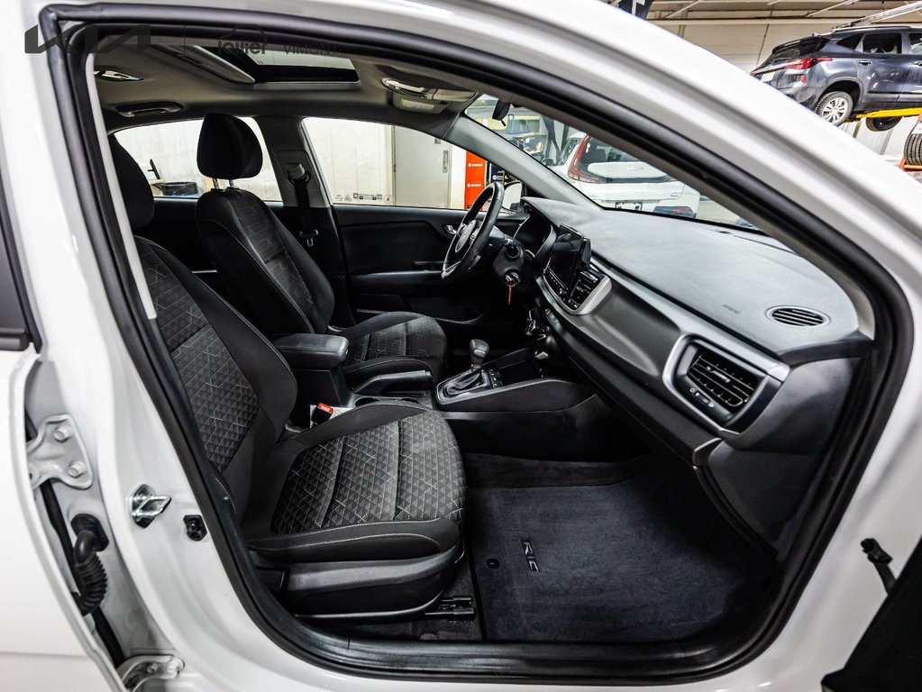 Kia Rio 5-door LX PREMIUM 2023 à , Québec - 11 - w1024h768px
