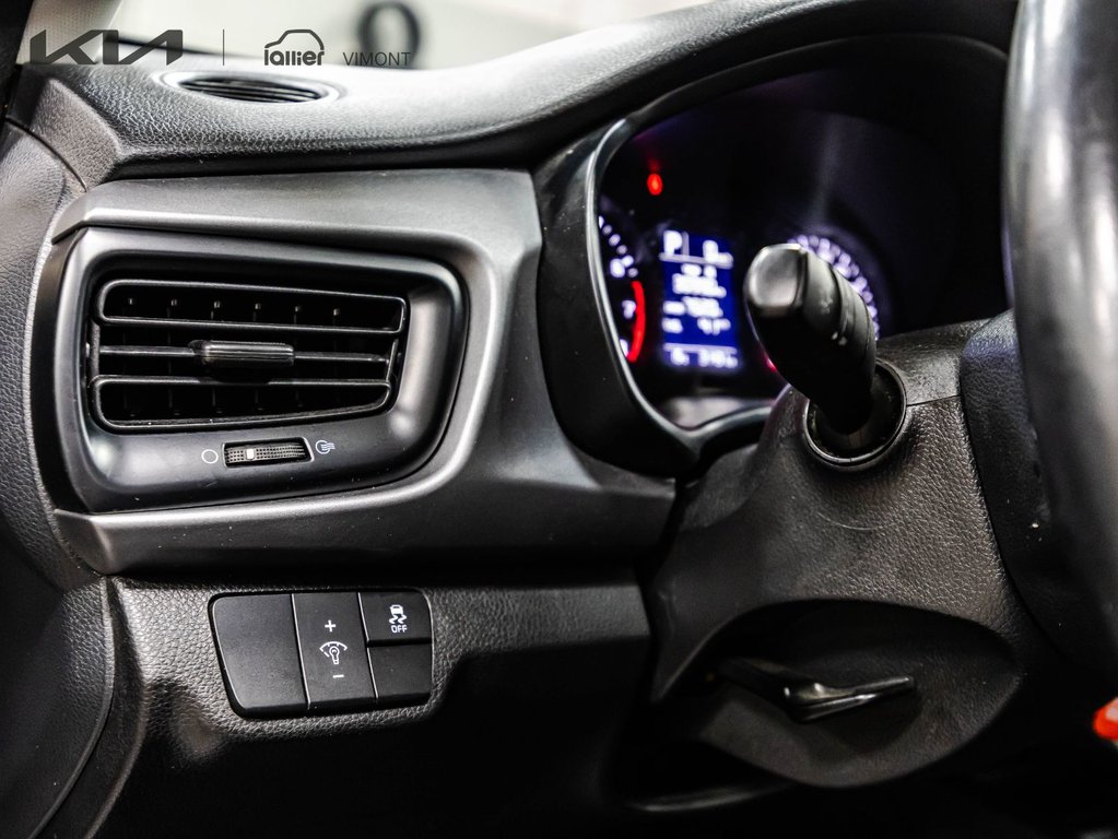 2023 Kia Rio 5-door LX+ in Montréal, Quebec - 21 - w1024h768px