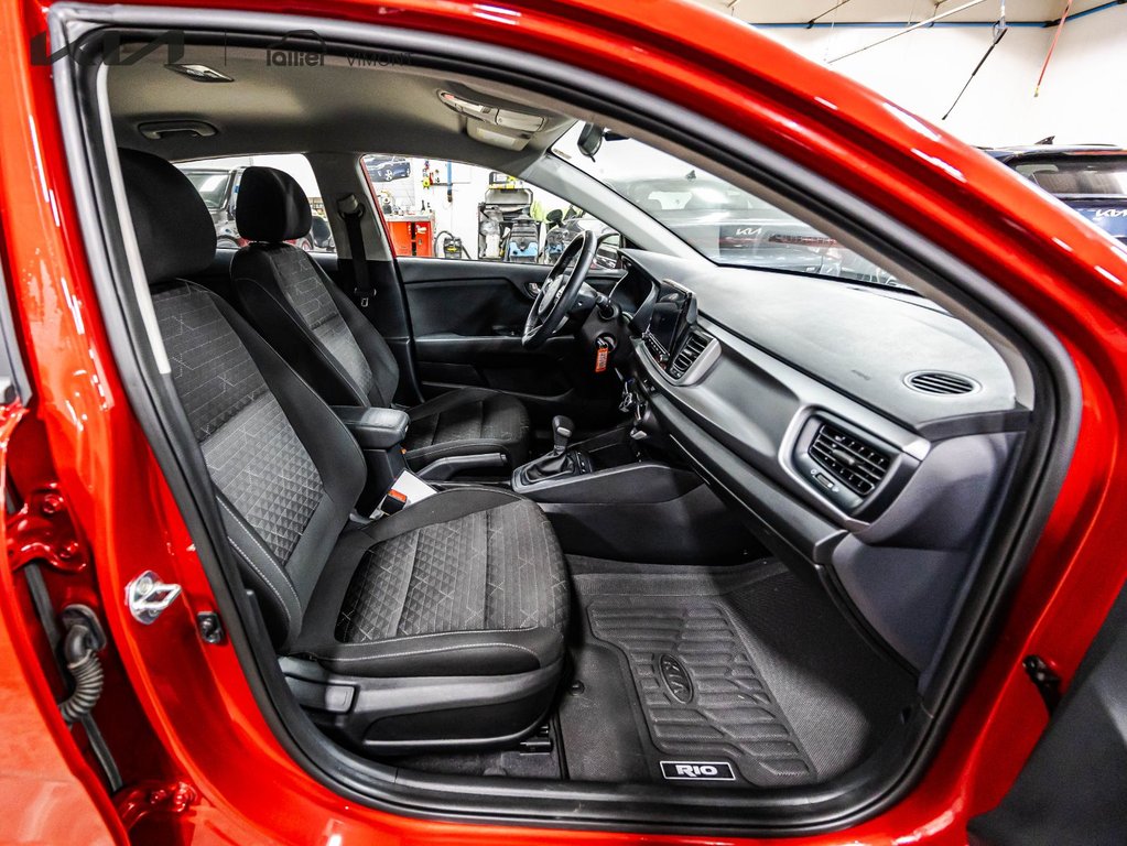 Kia Rio 5-door LX+ 2023 à Montréal, Québec - 10 - w1024h768px