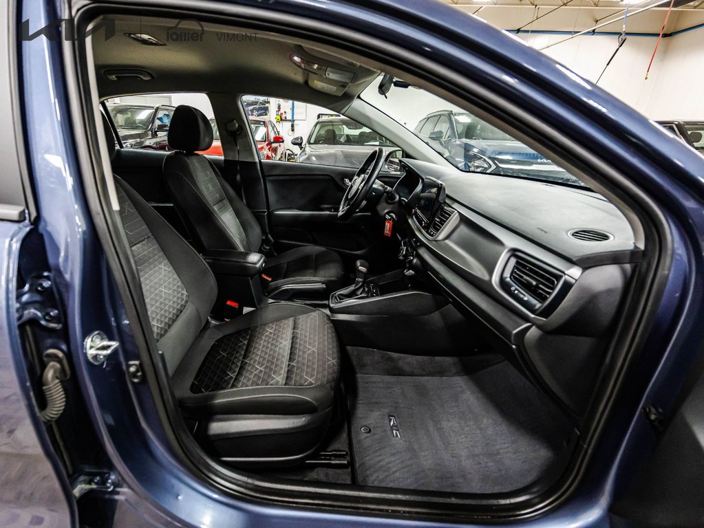 2023 Kia Rio 5-door LX+ in Montréal, Quebec - 17 - w1024h768px