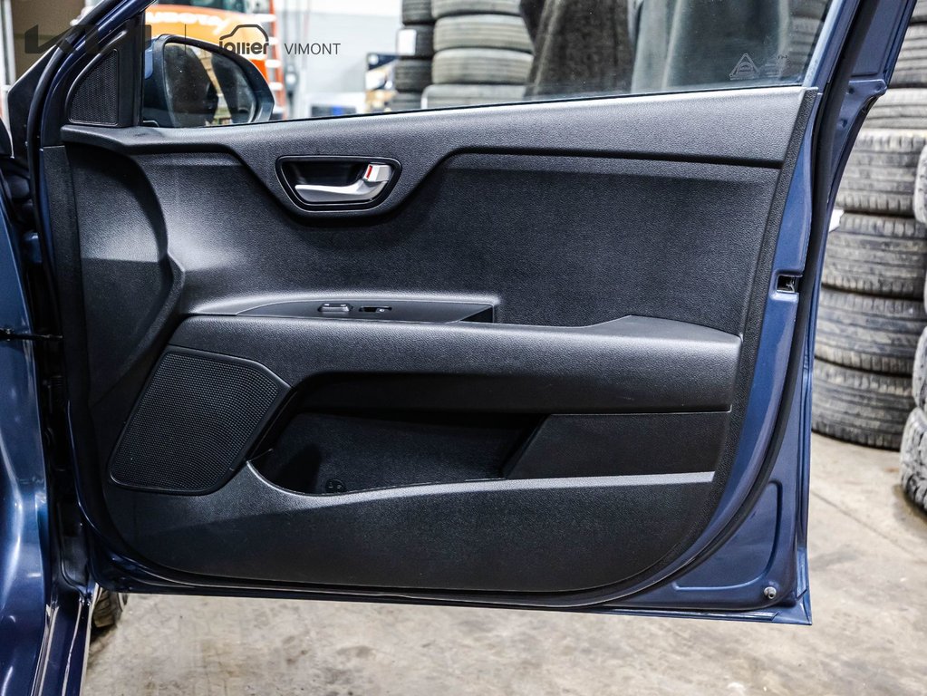 2023 Kia Rio 5-door LX+ in Montréal, Quebec - 16 - w1024h768px