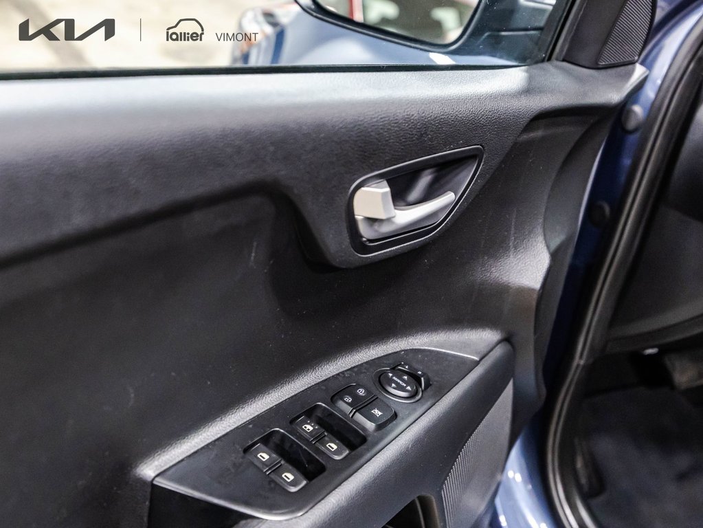 2023 Kia Rio 5-door LX+ in Montréal, Quebec - 11 - w1024h768px
