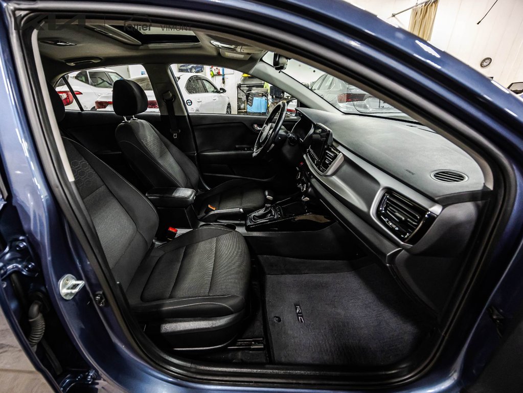 Kia Rio 5-door EX Premium 2023 à Montréal, Québec - 11 - w1024h768px