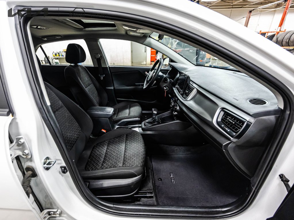 2022 Kia Rio5 LX PREMIUM in Montréal, Quebec - 11 - w1024h768px