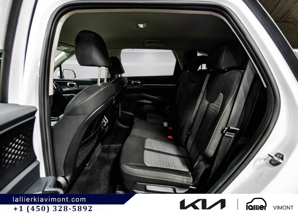 2023 Kia Sorento LX+ in Montréal, Quebec - 10 - w1024h768px