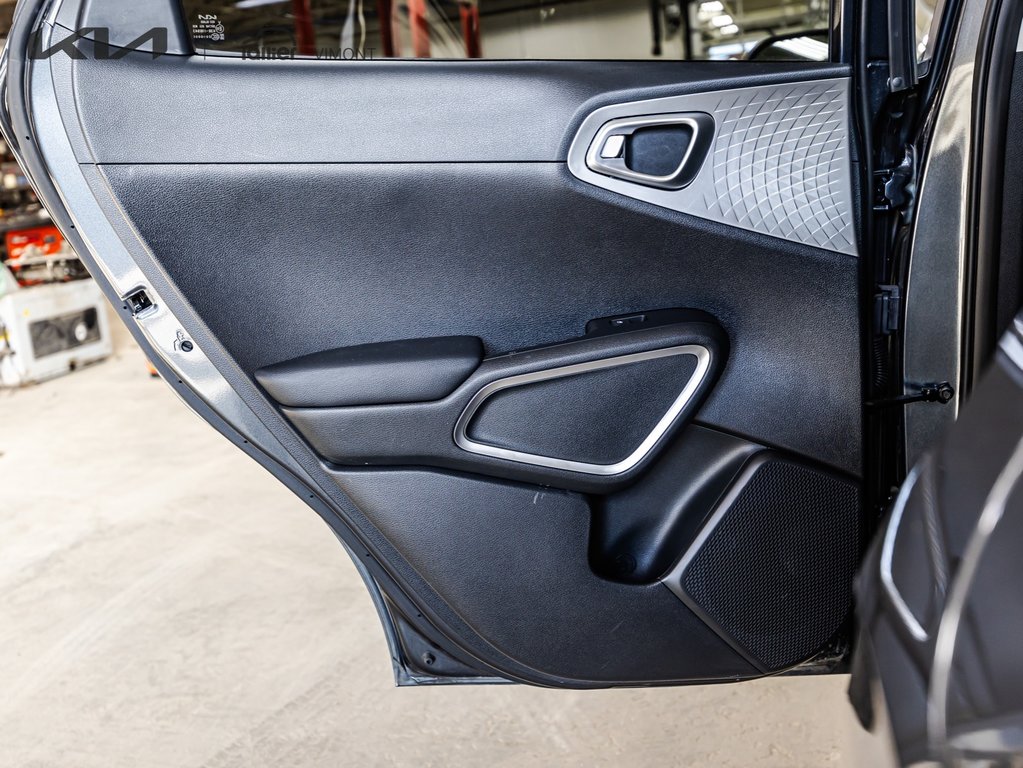 Kia Soul LX 2023 à , Québec - 12 - w1024h768px