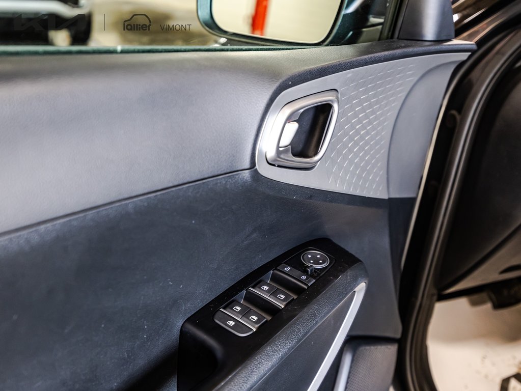 Kia Soul LX 2023 à , Québec - 11 - w1024h768px