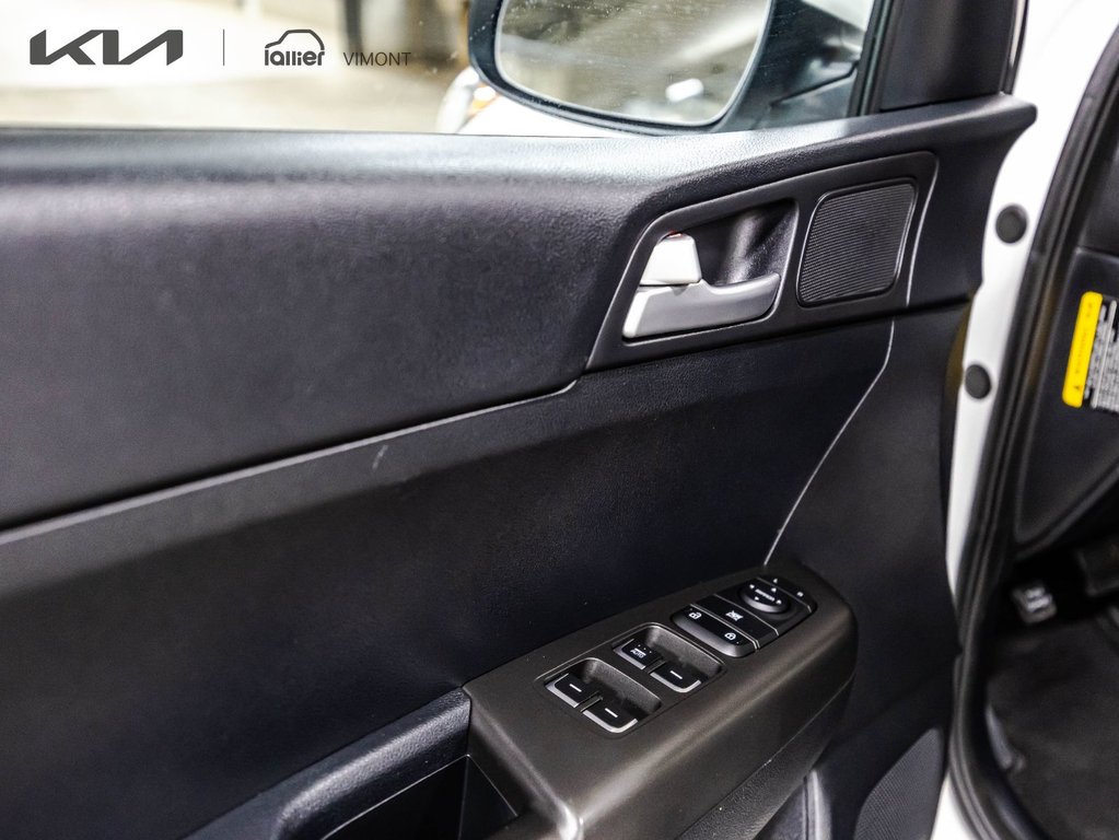 Kia Sportage LX 2022 à , Québec - 11 - w1024h768px