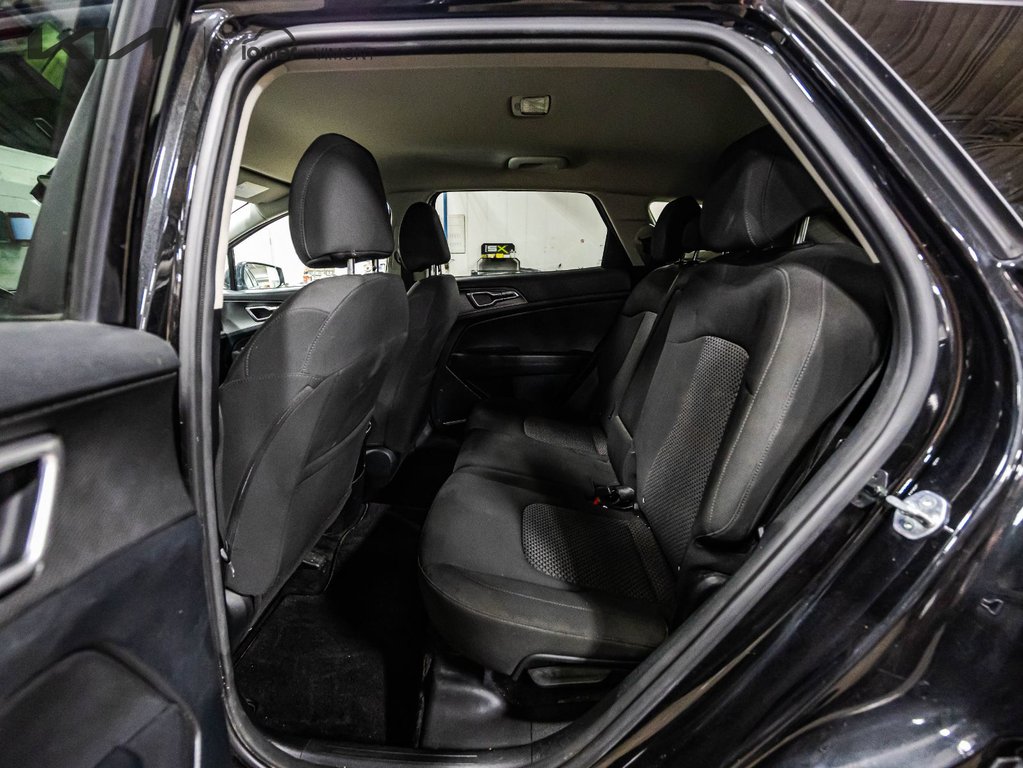 Kia Sportage LX 2023 à Montréal, Québec - 10 - w1024h768px