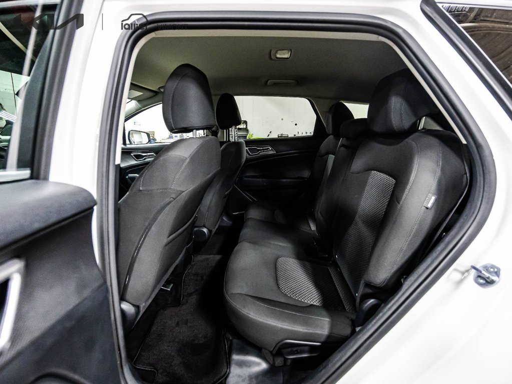 2024 Kia Sportage LX in Montréal, Quebec - 10 - w1024h768px