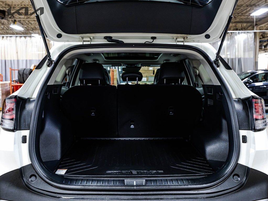 2025 Kia Sportage EX in Montréal, Quebec - 25 - w1024h768px