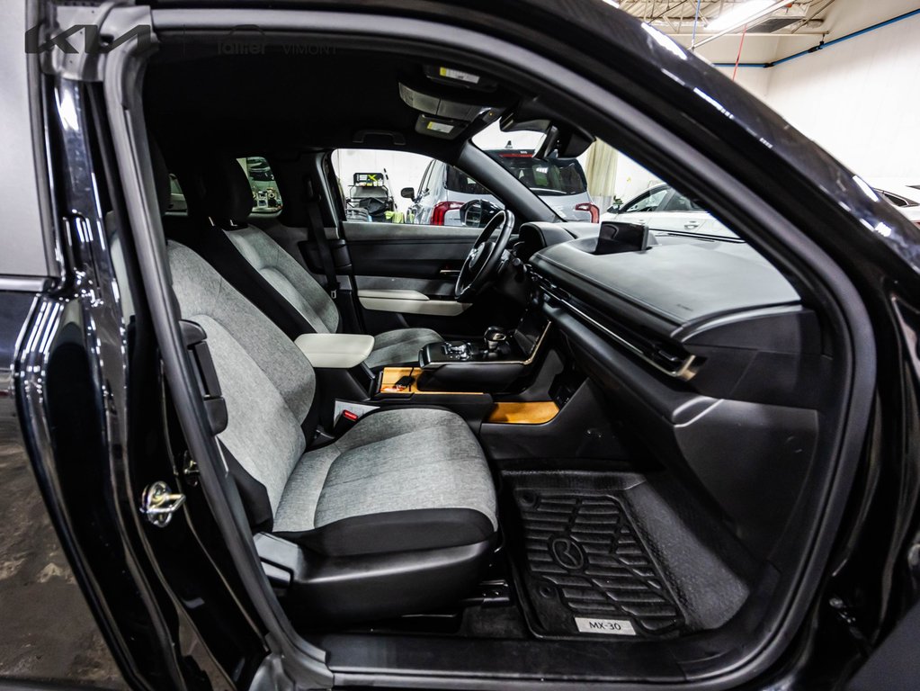 Mazda MX-30 EV GS 2023 à , Québec - 10 - w1024h768px