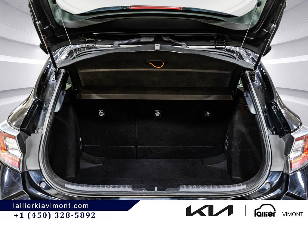 2022 Toyota Corolla Hatchback SE in Montréal, Quebec - 23 - w1024h768px