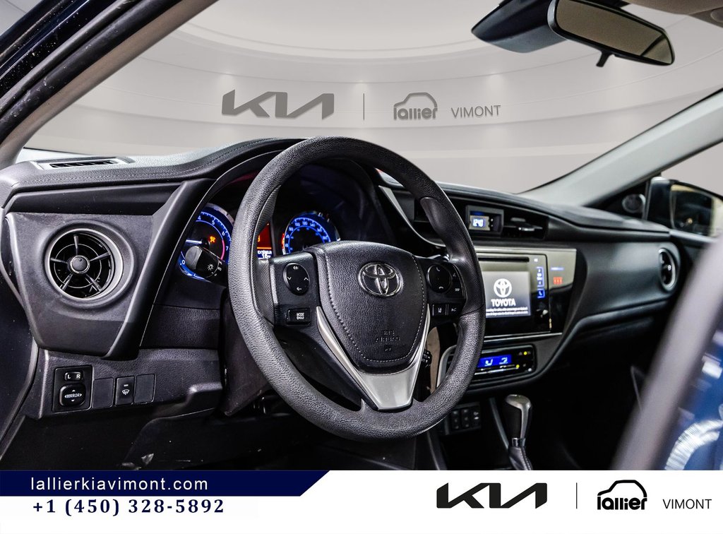 2018 Toyota Corolla LE in Montréal, Quebec - 19 - w1024h768px