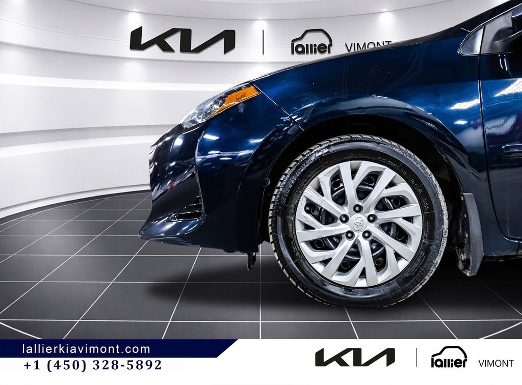2018 Toyota Corolla LE in Montréal, Quebec - 18 - w1024h768px