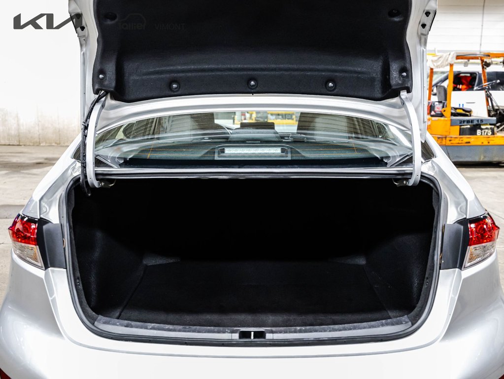 Toyota Corolla LE 2024 à Montréal, Québec - 23 - w1024h768px