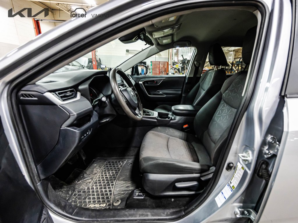 Toyota RAV4 LE 2020 à , Québec - 7 - w1024h768px