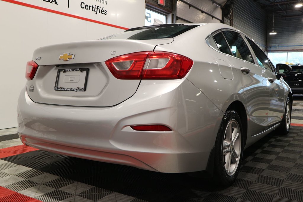 2017 Chevrolet Cruze LT*BLUETOOTH* in Quebec, Quebec - 9 - w1024h768px