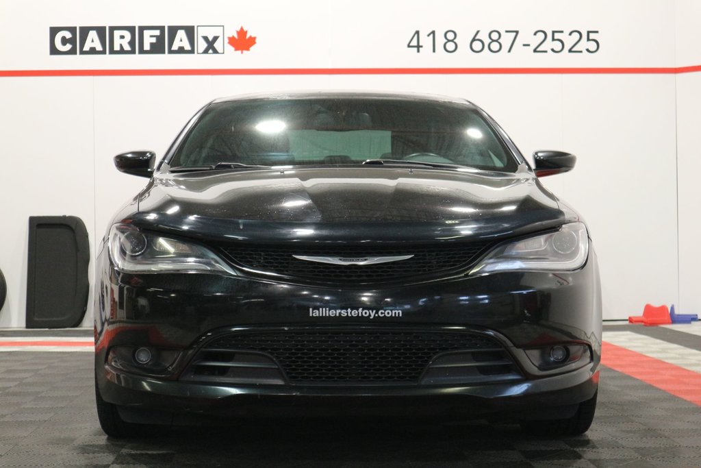 2015 Chrysler 200 S*TOIT PANORAMIQUE* in Quebec, Quebec - 2 - w1024h768px