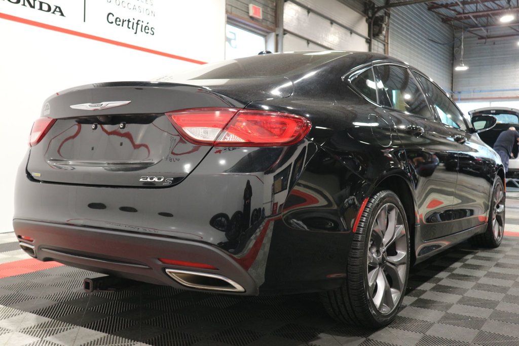 2015 Chrysler 200 S*TOIT PANORAMIQUE* in Quebec, Quebec - 9 - w1024h768px