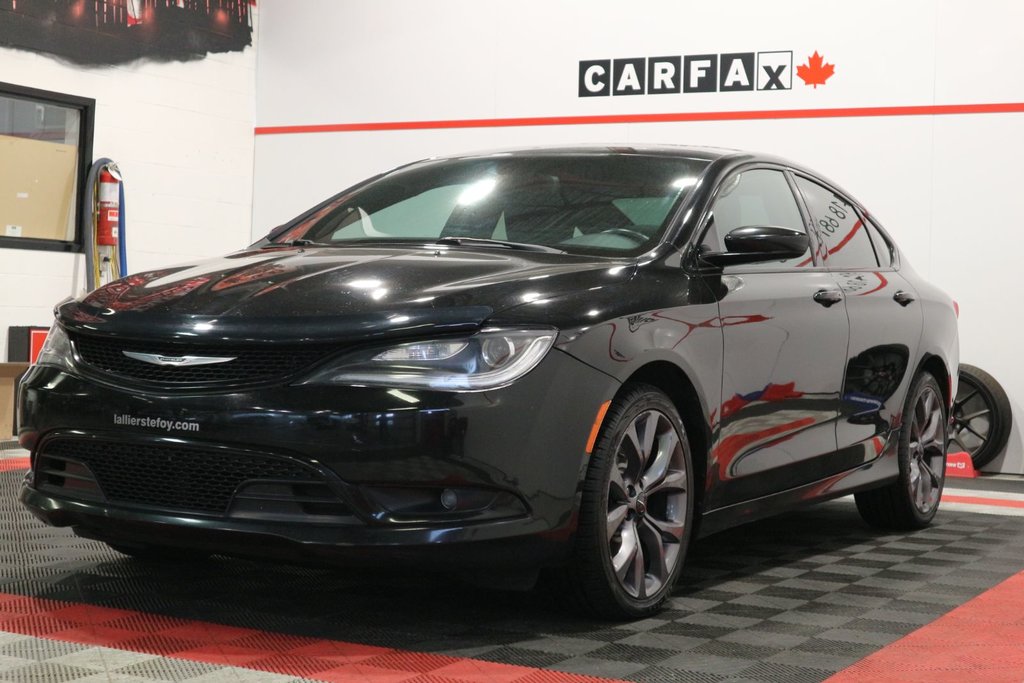 2015 Chrysler 200 S*TOIT PANORAMIQUE* in Quebec, Quebec - 4 - w1024h768px