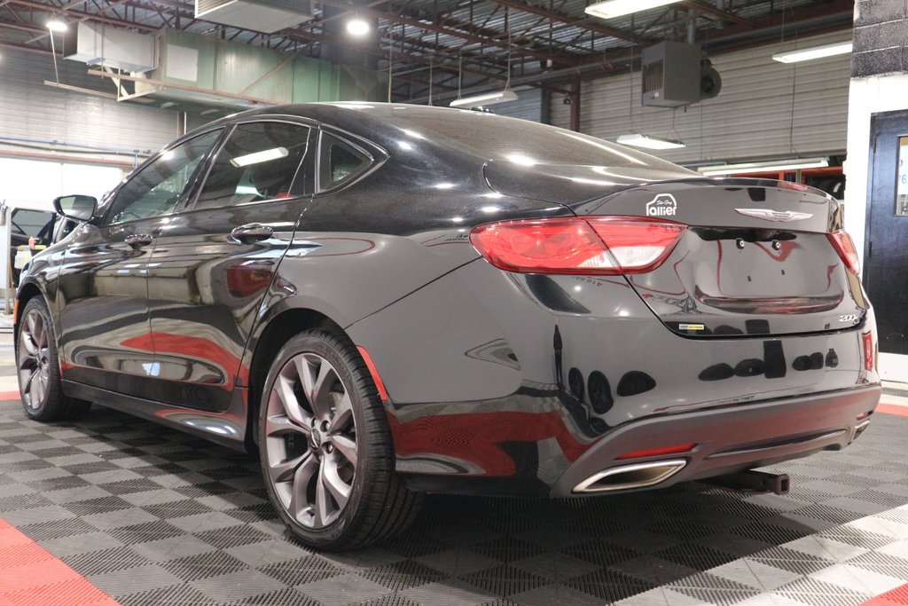 2015 Chrysler 200 S*TOIT PANORAMIQUE* in Quebec, Quebec - 6 - w1024h768px