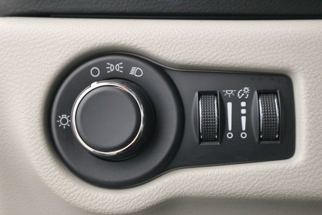 Chrysler Pacifica LX*7 PASSAGERS* 2017 à Quebec, Québec - 15 - w1024h768px